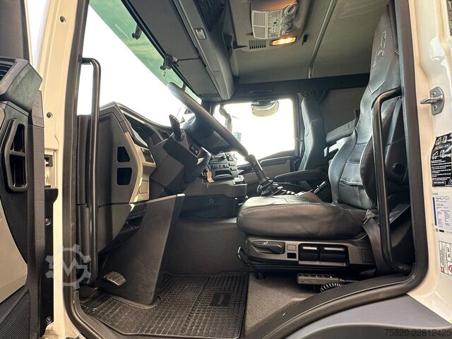 Kranbil MAN TGS 35.510 8X4H BL BAKWAGEN +HMF 7020 K7 KRAAN/...
