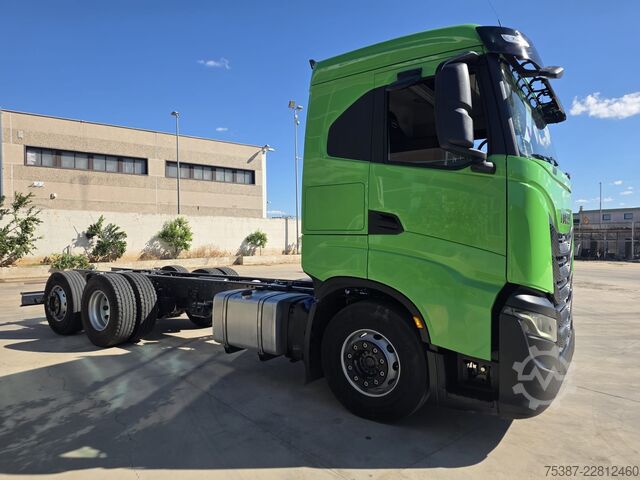 Kuorma-auton runko IVECO 260S51