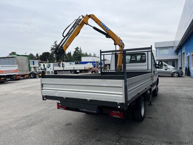 відкритий майданчик з краном Iveco Daily 35c11