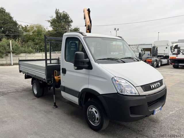 відкритий майданчик з краном Iveco Daily 35c11