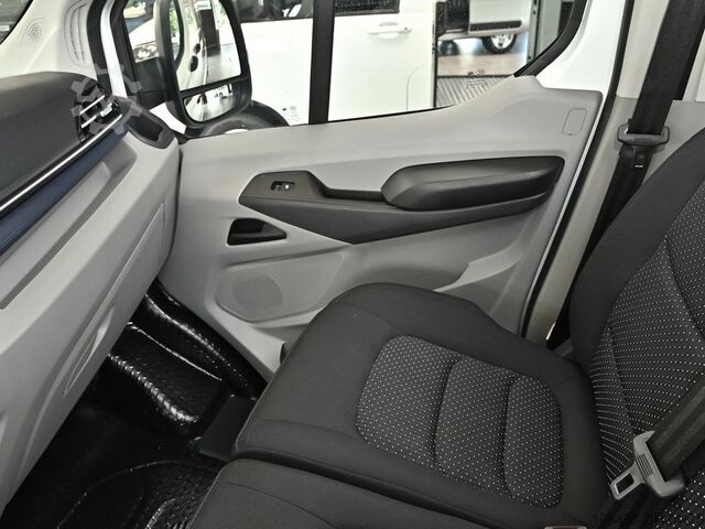 Xe van mui cao Maxus DELIVER 9