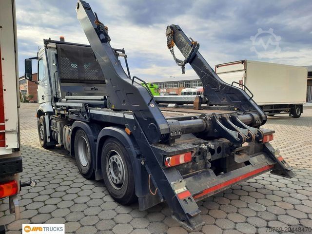 Camión volquete MERCEDES-BENZ 2553 L ACTROS Nachlauf-Lenkachse Liege