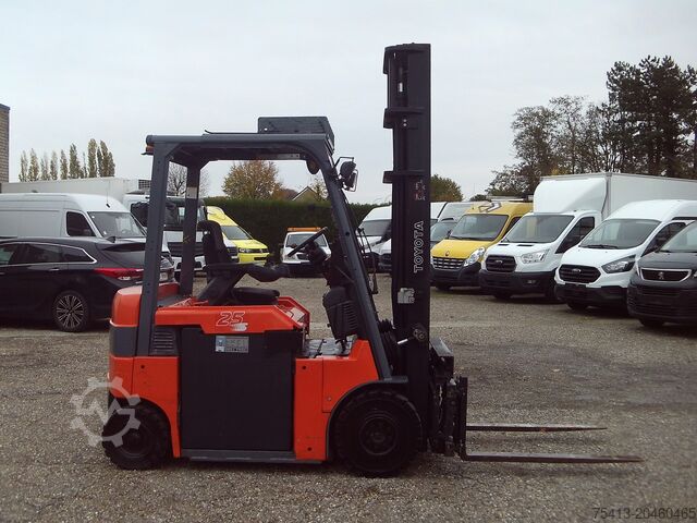 Wózek widłowy Toyota 7fbmf25 electriche