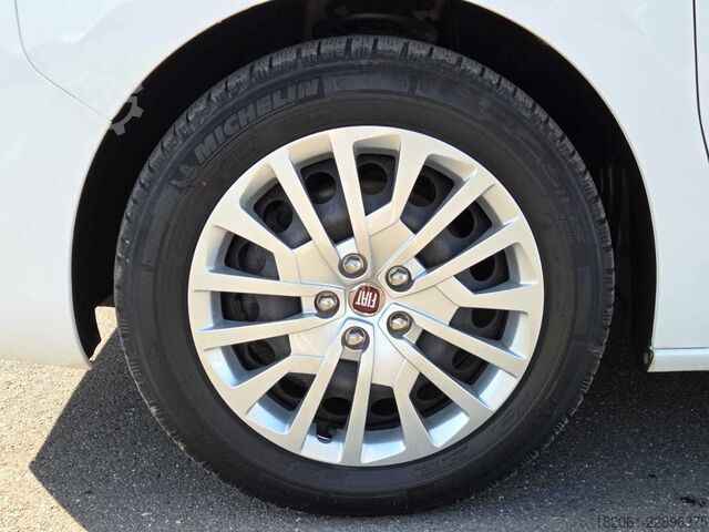 Kompakti pakettiauto FIAT Scudo Kastenwagen SX L2 2.0 145MT6 NAV+Klimaauto