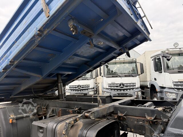 Camión volquete trilateral MAN LE 18.250 4X4 BB Meiller
