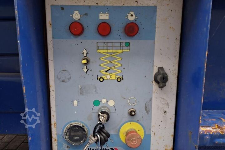 Ascensore a forbice Haulotte H12SX Diesel, 4x4 Drive, 12m Working Height, 700kg