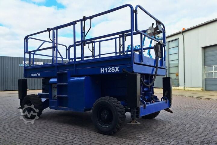 Ascensore a forbice Haulotte H12SX Diesel, 4x4 Drive, 12m Working Height, 700kg