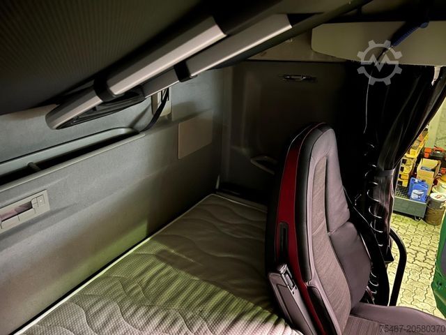 Camión de carga pesada VOLVO FH 500 3 Achser 6x2  25 stück Vorhanden GGVS