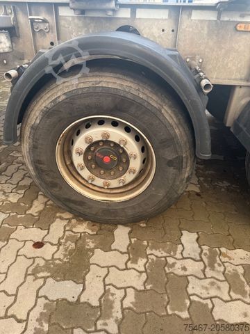 Baļķu puspiekabe TRAILIS