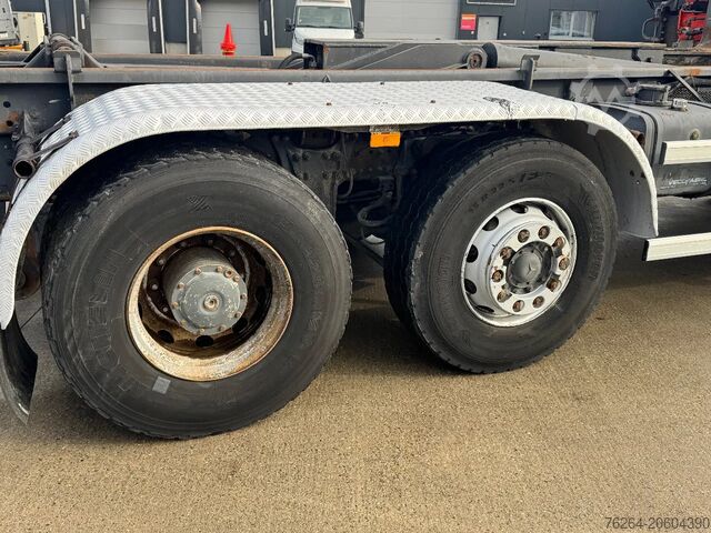 Système de bras à crochet Mercedes-Benz ATEGO 2528 6x2 HAAK + KRAAN