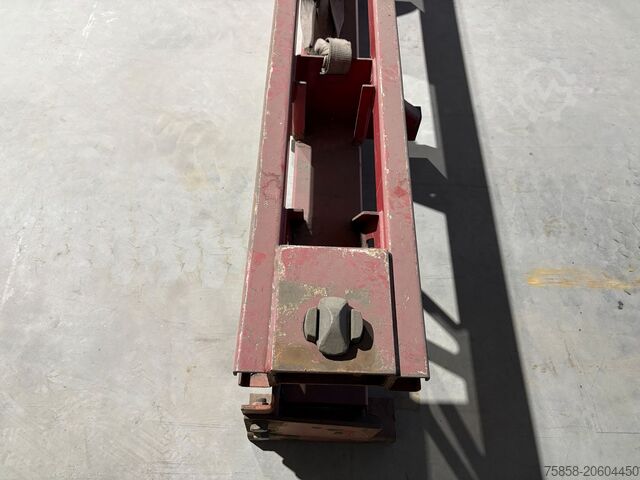 Vyrovnávací blok sonstige Ausgleichsbock für gekröpften Tieflader