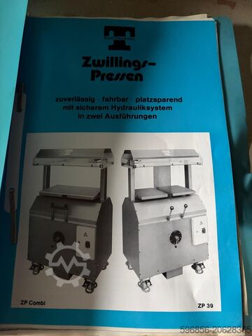 مكبس تجليد / طباعة Karl Tränklein K.G. – ذو محطتين عمل Prasa introligatorska / poligraficzna Karl Tränklein K.G. – dwustanowiskowa Prasa introligatorska / poligraficzna Karl Tränklein K.G. – dwustanowiskowa