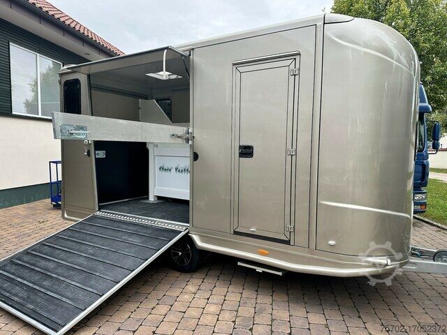Прицеп для перевозки скота  Steinsberger Anka 2-Pferdeanhänger XXL Wohnung