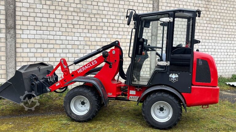 लोडर Heracles H220E
