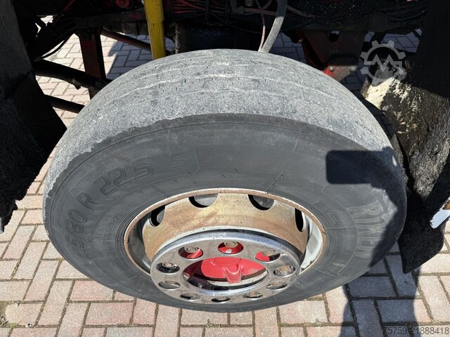 автоцистерна SCANIA P 93.220 Bitumen-Tank mit Asfaltstreuer