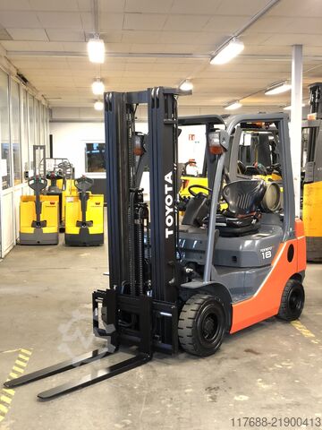Фронтальный погрузчик на сжиженном газе Toyota Toyota  Frontstapler 06-8FG18F