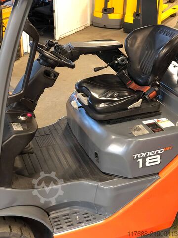Фронтальный погрузчик на сжиженном газе Toyota Toyota  Frontstapler 06-8FG18F
