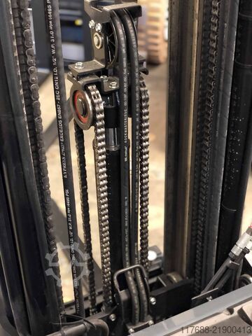 Фронтальный погрузчик на сжиженном газе Toyota Toyota  Frontstapler 06-8FG18F