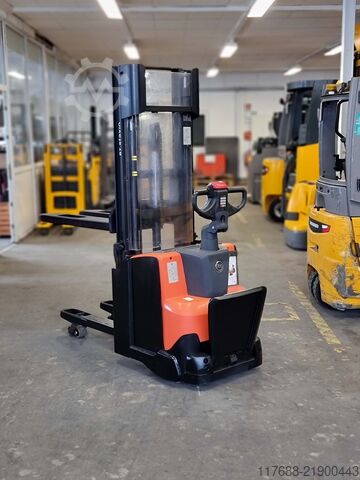 Người lái xe tải pallet BT BT Hochhubwagen BT SWE 120L