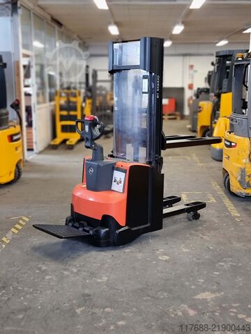 Người lái xe tải pallet BT BT Hochhubwagen BT SWE 120L