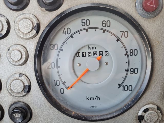 รถบรรทุกแพลตฟอร์มงาน MERCEDES-BENZ LF 1313 (1113) Drehleiter METZ Korb Oldtimer H