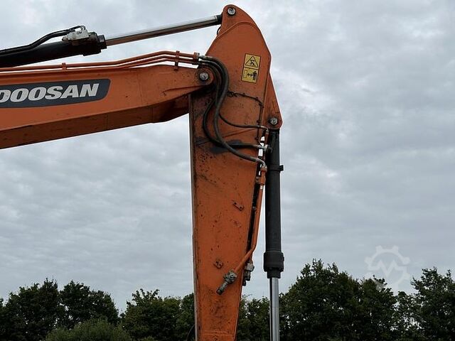 Crawler excavator Doosan DX235LCR-5