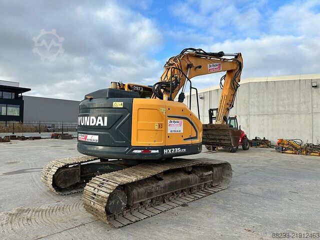 Багер Hyundai HX235LCR