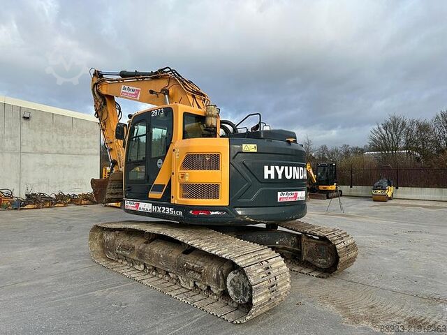 Багер Hyundai HX235LCR