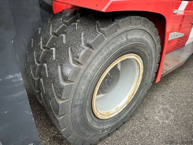 大型フォークリフト - ディーゼル Kalmar DCE 160-12