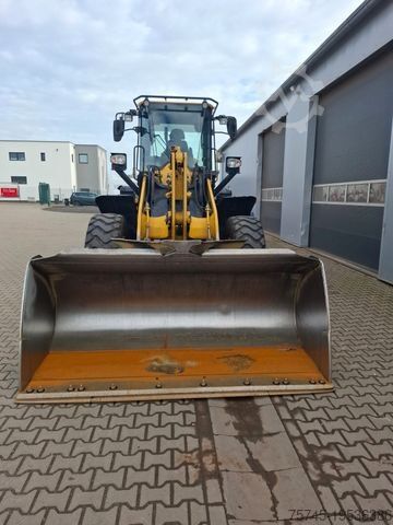 Hjólhleðsluvél KOMATSU WA200 * WENIG BELASTET * TOP * NEUE REIFEN