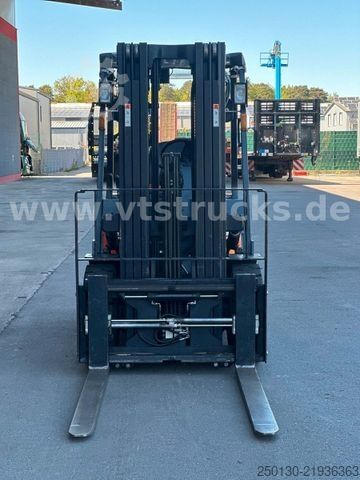 Xe nâng càng trước DOOSAN D30 GP / 34kW / Seitenhub /4,71m Hub./ken