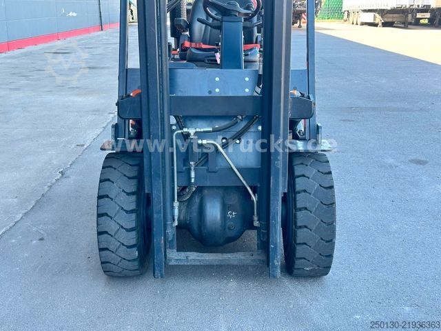 Xe nâng càng trước DOOSAN D30 GP / 34kW / Seitenhub /4,71m Hub./ken
