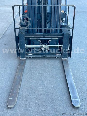 Xe nâng càng trước DOOSAN D30 GP / 34kW / Seitenhub /4,71m Hub./ken