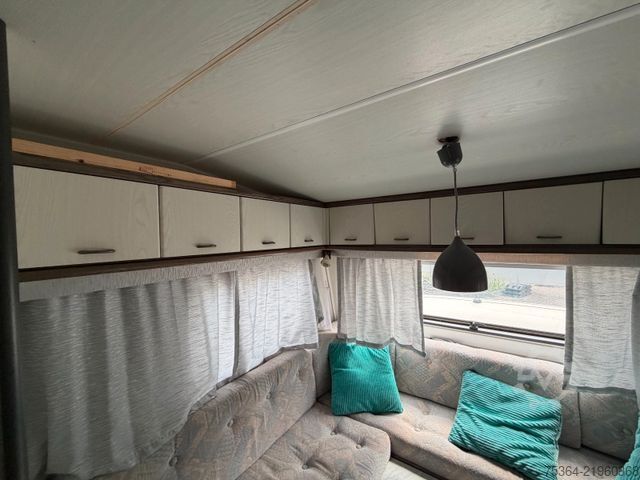 Caravan HOBBY 400 / 10 C Wohnwagen mit Vorzelt