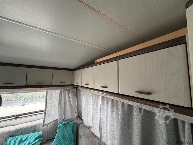 Caravan HOBBY 400 / 10 C Wohnwagen mit Vorzelt