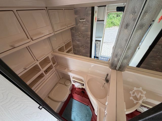 Caravan HOBBY 400 / 10 C Wohnwagen mit Vorzelt