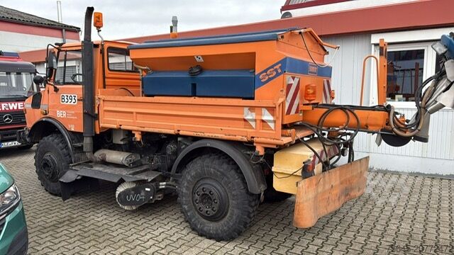 يوني موغ Mercedes-Benz Unimog U1650