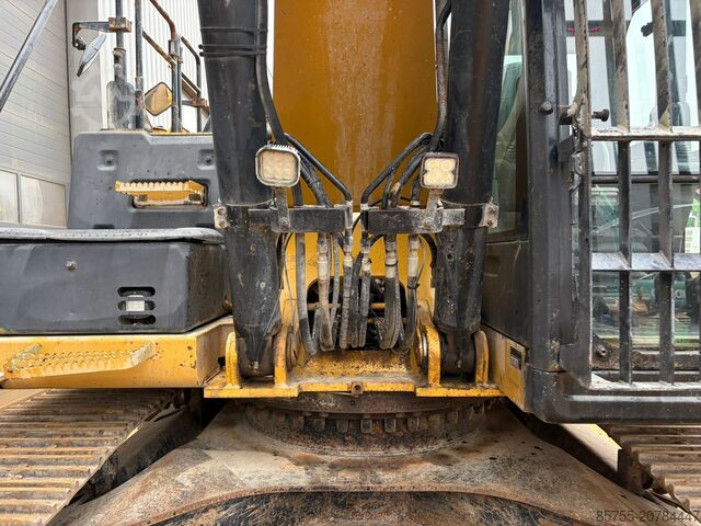 Tela-alustainen kaivinkone Caterpillar 329ELN