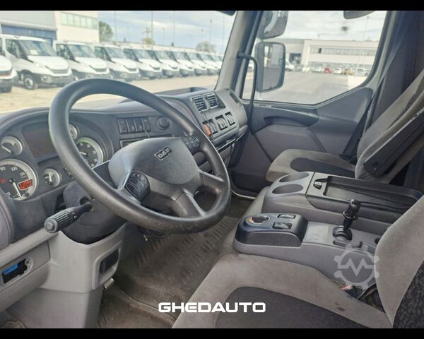 Samochód do zadań specjalnych DAF DAF LF 45.160 BOX IN LEGA CON SPONDA CARICATRICE