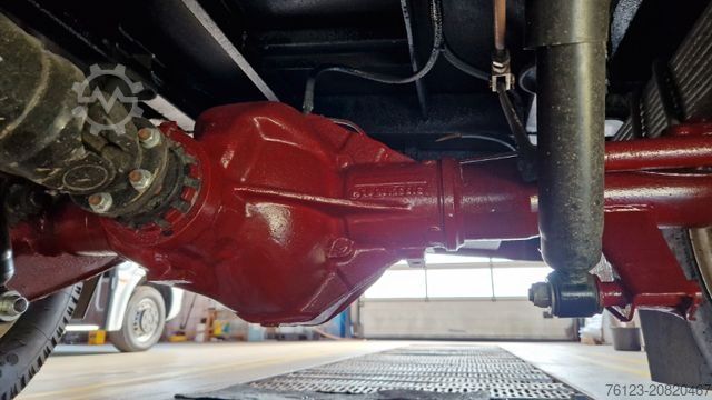 Minibus MERCEDES-BENZ Vorgänger Sprinter O 319 Samba mit Faltdach AC