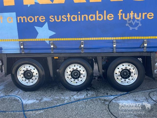 Semi-reboque aberto com lona Schmitz Cargobull Semitrailer Curtainsider Mega