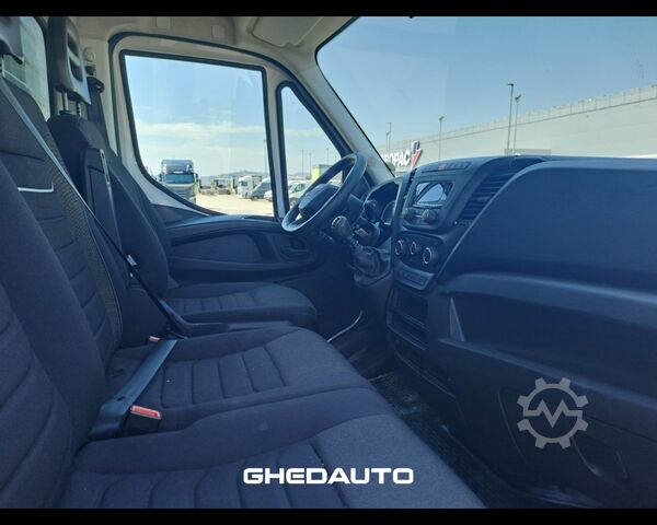 मिनिबस IVECO 35C14H BOX + SPONDA