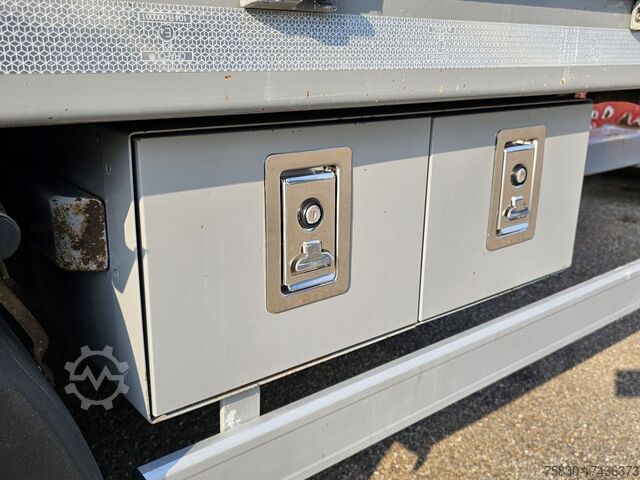 Plataforma de carga Fynkar K324T / 3 AXLE / TWIST-LOCKS / 2 X LIFT AXLE