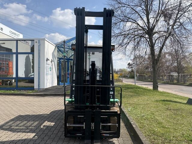 Stivuitor electric cu 4 roți LM ECB35QL - Lithium