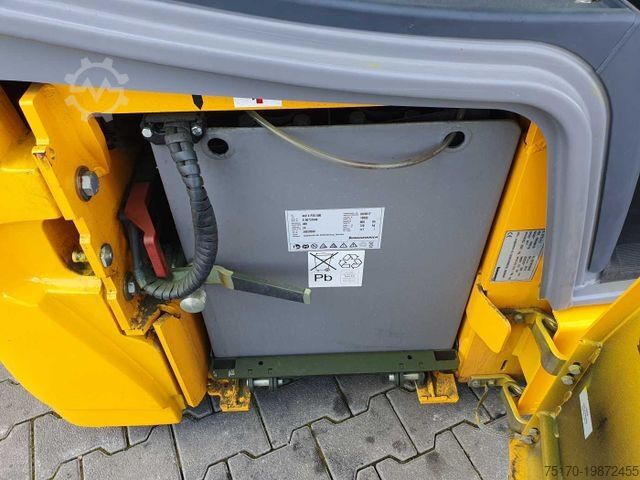 Ön yükleyici forklift JUNGHEINRICH EFG 215 / Triplex: 4.25m! / SS / nur 3.488h!