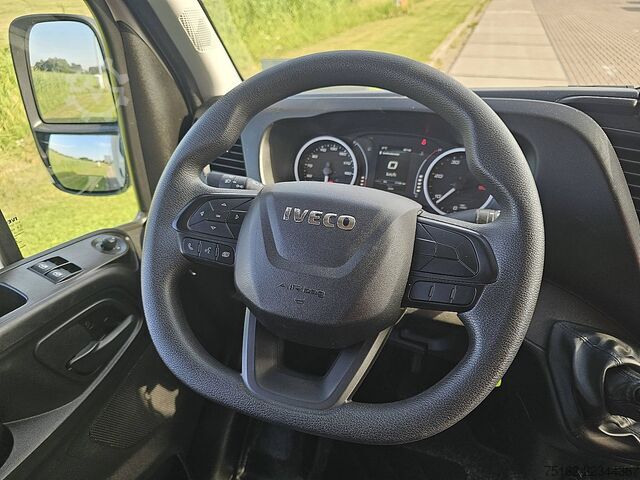 Suitcase IVECO DAILY 35C16 Bakwagen Laadklep!