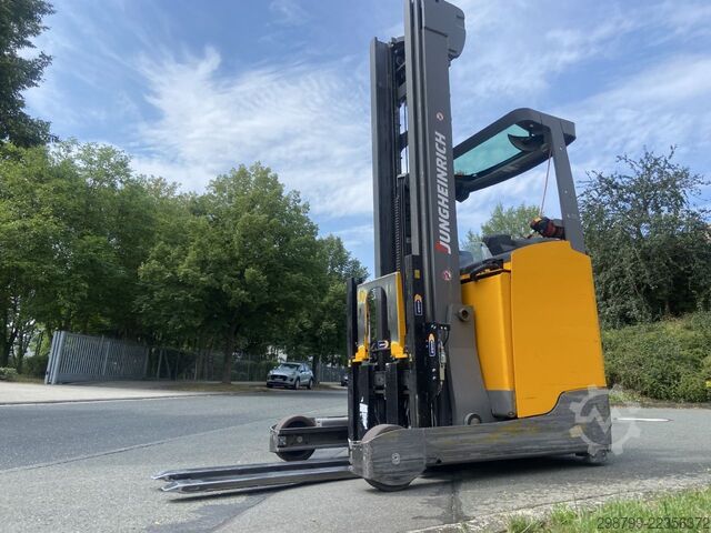 Stivuitor cu catarg retractabil Jungheinrich ETV 216