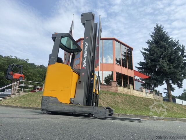 Stivuitor cu catarg retractabil Jungheinrich ETV 216