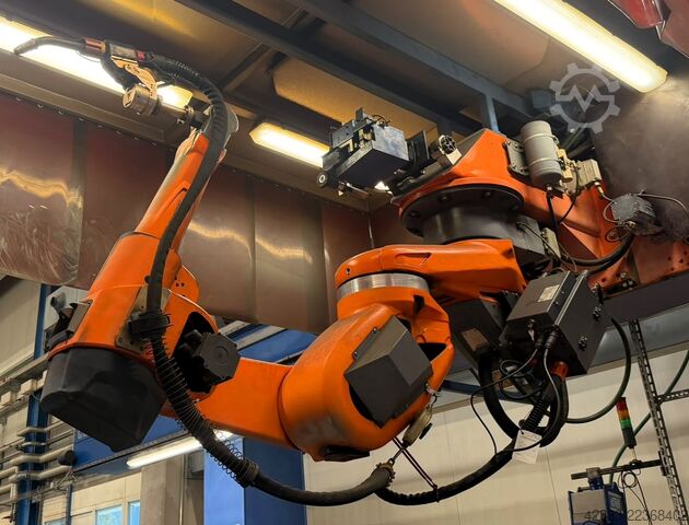 หุ่นยนต์อุตสาหกรรม Cloos Qirox Roboter auf Hochfahrbahn