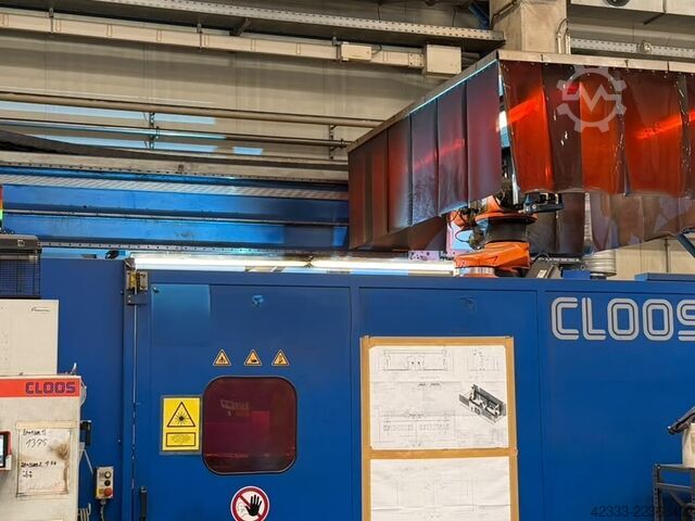 หุ่นยนต์อุตสาหกรรม Cloos Qirox Roboter auf Hochfahrbahn